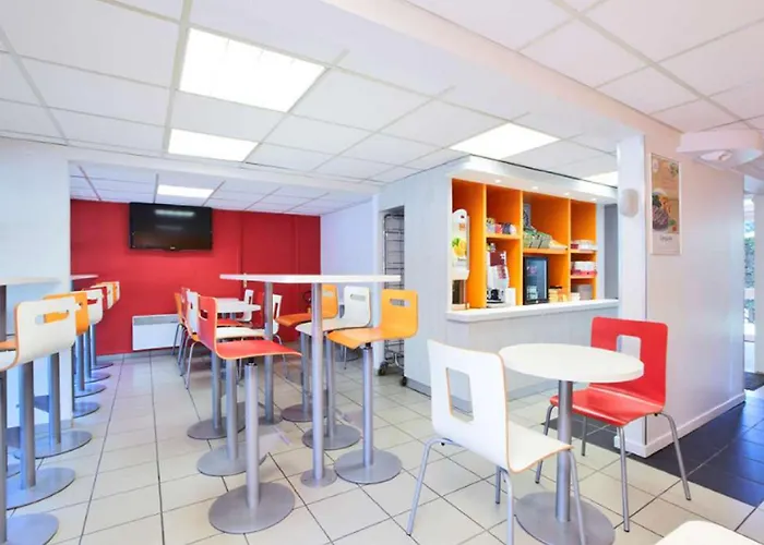 Premiere Classe Sesquières Hotel Tolosa