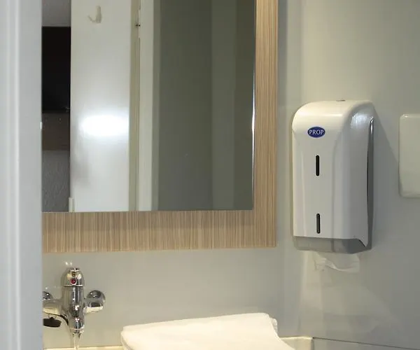 普瑞米尔图卢兹塞奇耶尔经典酒店 *